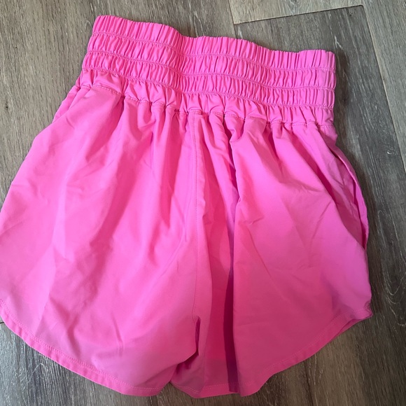 Nike Vibrant Pink Women's shorts - Picture 3 of 3